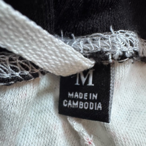 Ellen Tracy 2 Piece Top & Pant Pajama Set Red and Black Size Medium. NWT p26 - Picture 11 of 12